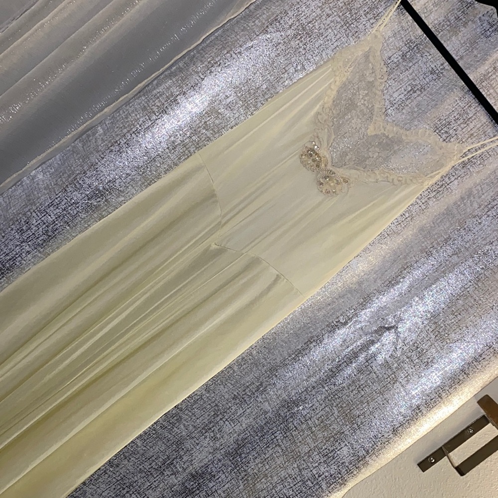 COPY - Vintage gold tag Victoria’s Secret med